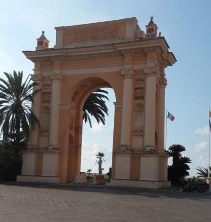  casa Mariuccia a due passi dal mare, Pension in Finale Ligure