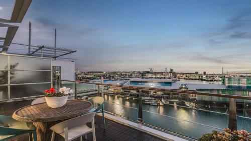 Princes Wharf's truly stunning North-West Loft, Auckland (photo 10)