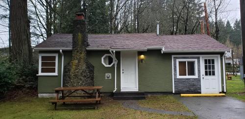 Malahat Bungalows Motel