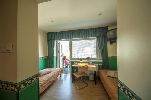 Alexi Villa - image 5