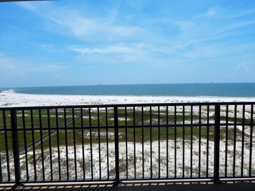 717 Holiday Isle - image 3
