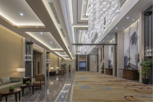 Shenyang Huaqiang Novlion Hotel Stop at Shenyang Huaqiang Nuohuating Hotel to discover the wonders of Shenyang. Featuring a satisfying list of amenities, guests will find their stay at the property a comfortable one. Facilities like