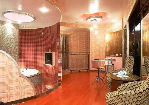 Royal Group Motel Nan Tse Branch in Nanzih District