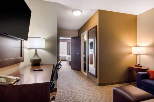 Comfort Inn & Suites