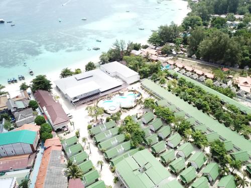 Exterior view, walking street hostel by new wave in Ko Lipe