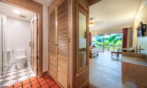 room detail thumbnail 2