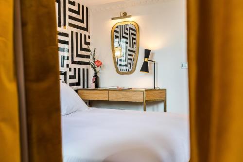 Rose Bourbon - image 9