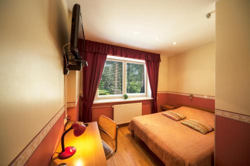 Alexi Villa - image 14