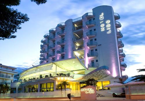 外部景觀, 麗多酒店 (Hotel Lido) in 亞得里亞海的阿爾巴