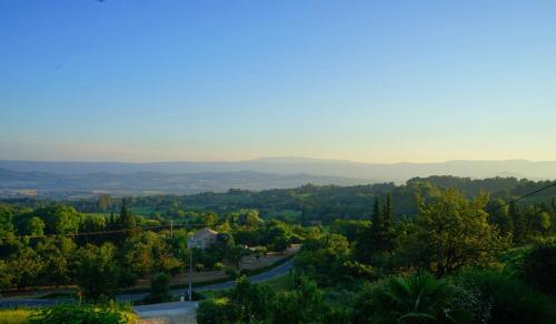 LES TERRASSES DU LUBERON - Chambres d'hôtes - B&B - Gästezimmer - Provence