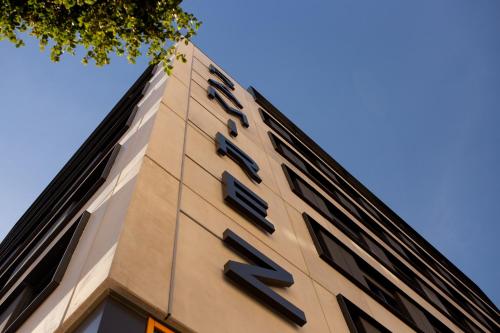 Ramirez Flats Valencia - main image