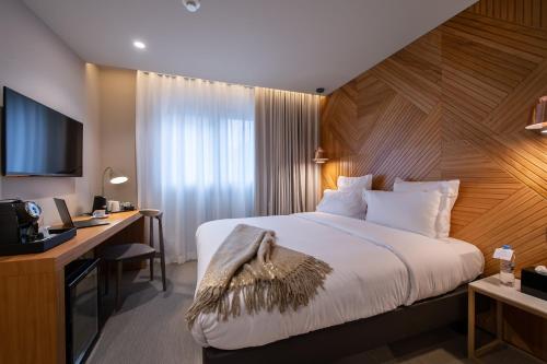 Superior Double Room image 7