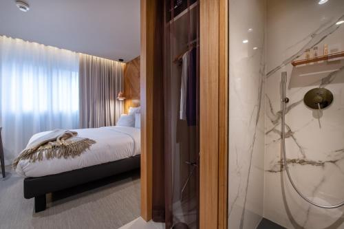 Superior Double Room image 6