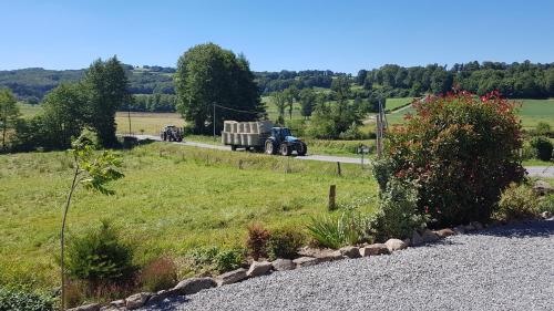 Meadow View Gîtes - Grande gîtes, piscine, wi-fi - Janaillat, Creuse, France, 23250