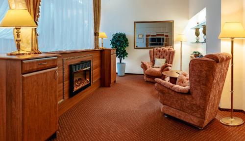 Cronwell Nika Center - image 6
