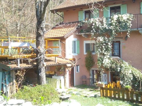 Ieeja, la vecchia casa rosa in Kanero Riviera