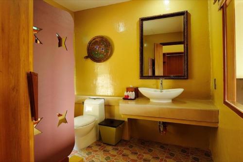 room detail thumbnail 2