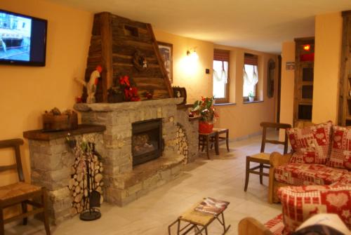 Bar/lounge, Relais du Paradis Chambres d'Hotes in Introd