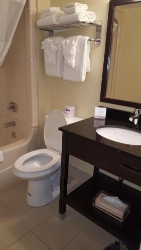 Comfort Inn Fort Erie In Fort Erie From 95 Trabber Hotels