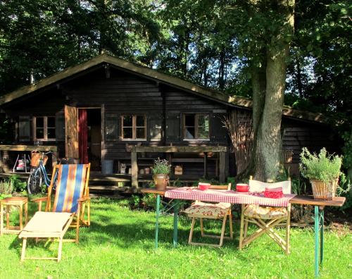 Exterior view, Blockhutte 35 km nordlich von Hamburg in Langeln