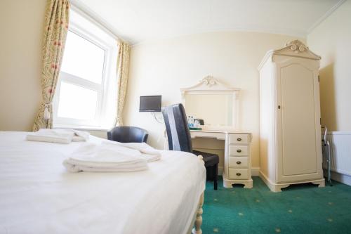 Queensbridge Hotel - image 3