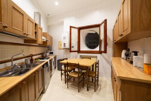 The Dante Apartment - image 7