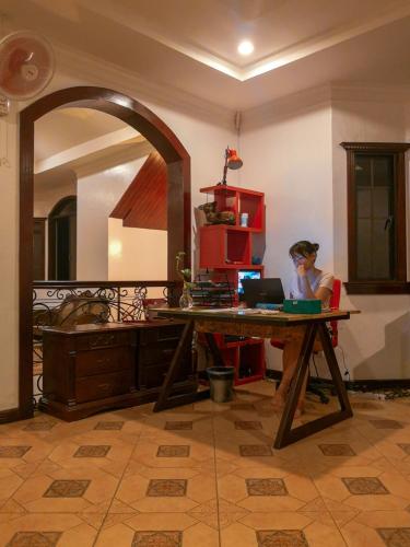 Spinning Cat Hostel in Bohol