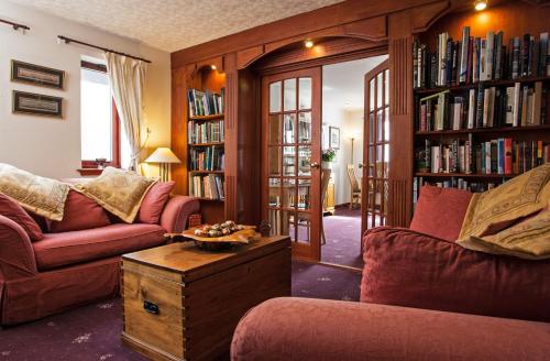 Pub/Lounge, Dunhallin House in Culduthel