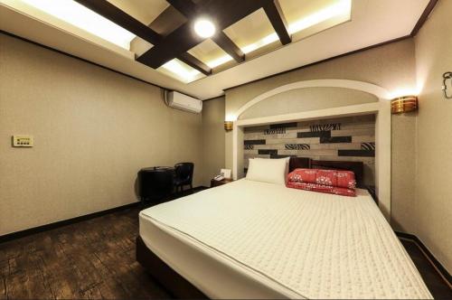 Bridge Hotel Room Type - Standard Double Room