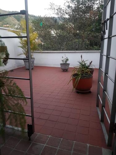 Casa Entera-Cerca a Mall La Central y Estación de Tranvía, Medellín (fotografie 11)
