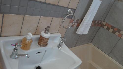 Rocks And Aloes Guest Lodge