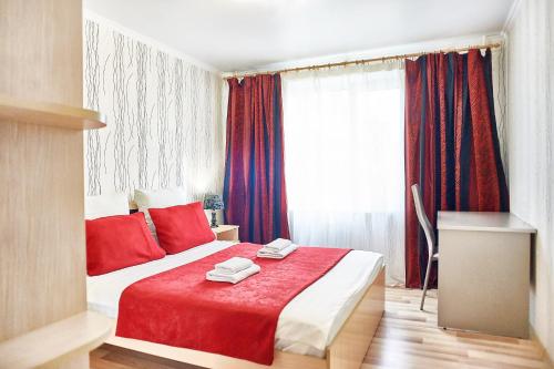 . Five Stars at the Palace of Romazana