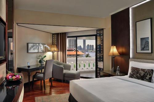 Deluxe River View Room