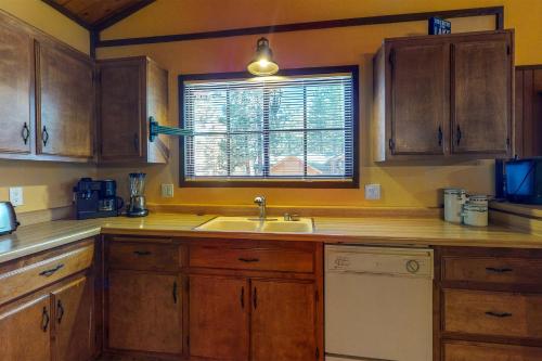 Ponderosa Getaway - image 2