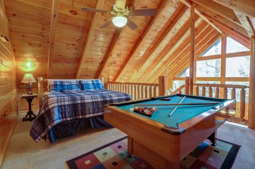 Sugar Bear Cabin - main image