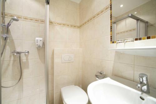 Hotel Taxacher - image 2