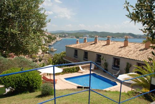 Hotel Petit Cala Fornells - image 5