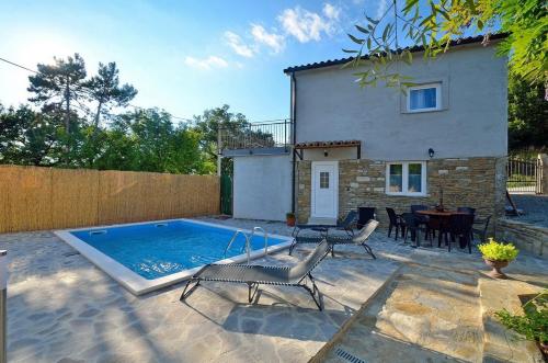 Holiday House Eda with Private Pool