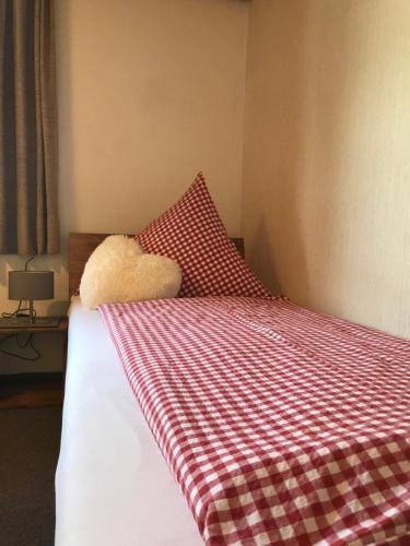 2 twin beds