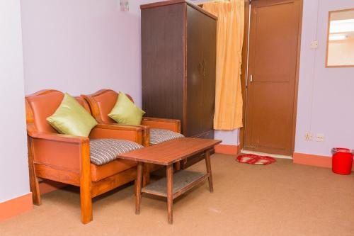 Swastik Guest House - Tap to explore photos