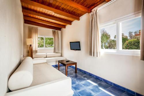 Beach Hotel Dos Mares - image 14