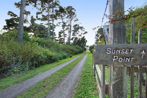 Sunset Point - image 2
