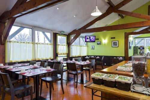 Comfort Hotel CDG Goussainville - image 13