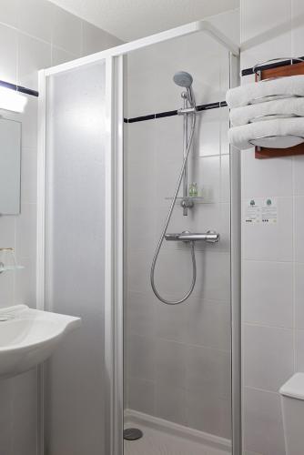 Comfort Hotel CDG Goussainville - image 10
