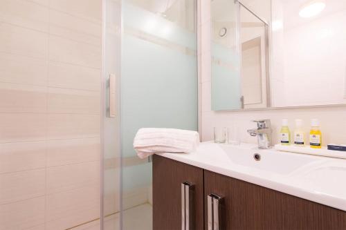 Bathroom, Madame Vacances - Hotel Courchevel Olympic in Saint-Bon-Tarentaise