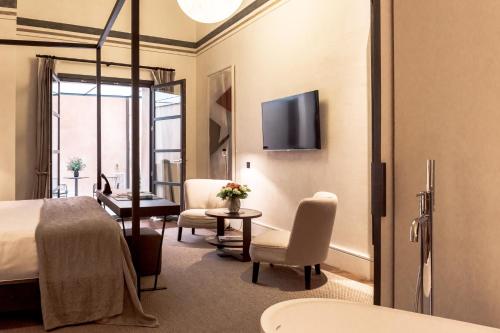 Sant Francesc Hotel Singular Sant Francesc Hotel Singular is a popular choice amongst travelers in Majorca, whether exploring or just passing through. The property offers a high standard of service and amenities to suit the indiv