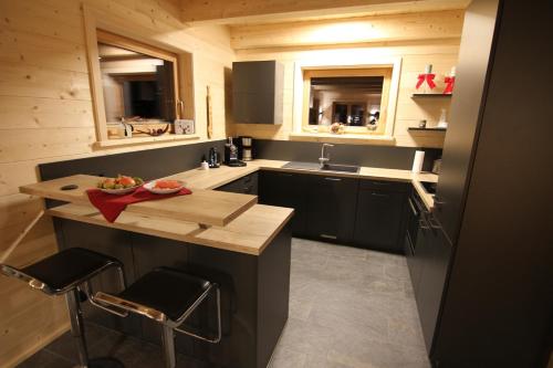 廚房, Heidi Chalets Falkert Heidialm - Chalet Almsommer in 帕特爾加森