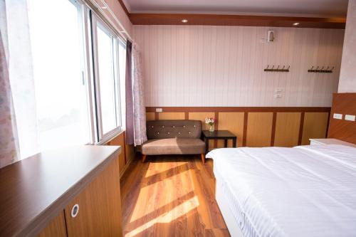 1 queen bed
