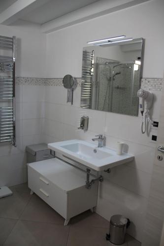 Apartment - Ground Floor image 2