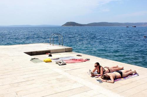 Apartments by the sea Split - 12647 - image 12